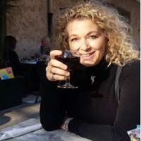Nadia Sawalha sister Dina Sawalha Nadia Sawalha sister Dina Sawalha