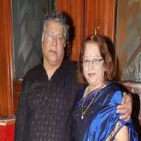 Vikram Gokhale wife Vrushali Gokhle Vikram Gokhale wife Vrushali Gokhle