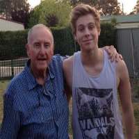 Luke Hemmings Father Andrew Hemmings