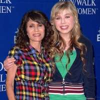 Jennette McCurdy Mother Debra McCurdy Jennette McCurdy Mother Debra McCurdy