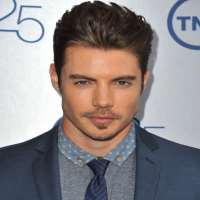 Ashley Greene boyfriend Josh Henderson