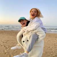 Melisa Dongel sister Elif Dongel Melisa Dongel sister Elif Dongel