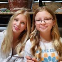Francesca (Francesca and Leah) sister Leah (YouTuber)