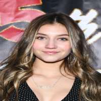 Dakota Lewis sister Mads Lewis