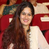 Sanjeev Seth wife Resham Tipnis Sanjeev Seth wife Resham Tipnis