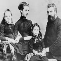 Alexander Graham Bell Birthday, Real Name, Age, Weight, Height, Family ...