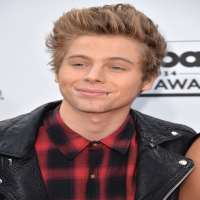 Jack Hemmings brother Luke Hemmings