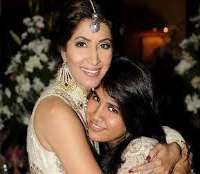 Vaneeza Ahmad sister Isha Vaneeza Ahmad sister Isha