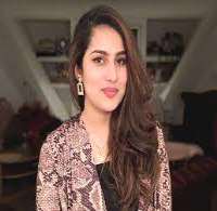 Momin Saqib sister Minahil Saqib