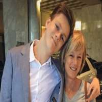 Caspar Lee Mother Emily Riordan Lee Caspar Lee Mother Emily Riordan Lee