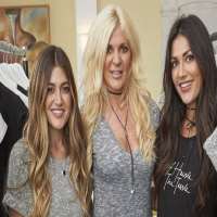 Maria Montazami daughter Emma Montazami Maria Montazami daughter Emma Montazami