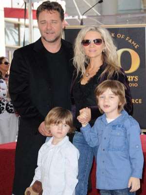 Russell Crowe Family
