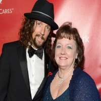 Jason Mraz Mother June Tomes Mraz Jason Mraz Mother June Tomes Mraz
