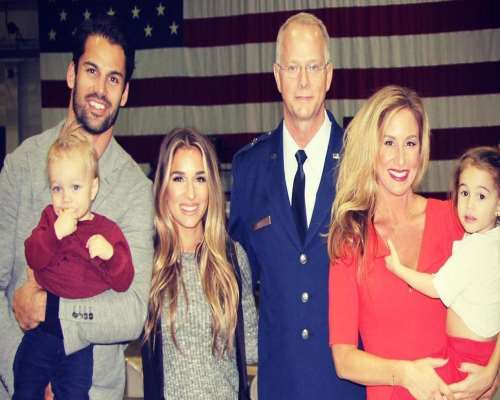 Jessie James Decker Family
