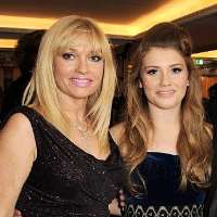 Ella Henderson Mother Michelle Henderson