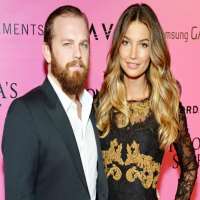 Lily Aldridge boyfriend Caleb Followill Lily Aldridge boyfriend Caleb Followill