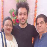 Tony Kakkar Mother Niti Kakkar