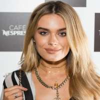 Jake Roche girlfriend Chloe Lloyd