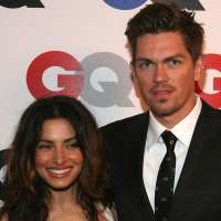 Sarah Shahi boyfriend Steve Howey Sarah Shahi boyfriend Steve Howey