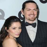 Sarah Shahi husband Steve Howey Sarah Shahi husband Steve Howey