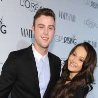 Kelli Berglund boyfriend Sterling Beaumon