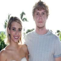 Evan Peters girlfriend Emma Roberts
