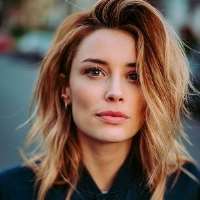 Alex Turner girlfriend Arielle Vandenberg