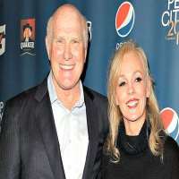 Terry Bradshaw Birthday, Real Name, Family, Age, Weight, Height, Wife ...