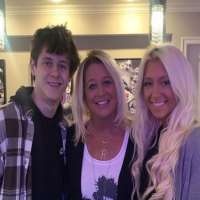 Amanda Johansen Mother Richelle Johansen