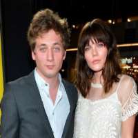Jeremy Allen White girlfriend Emma Greenwell Jeremy Allen White girlfriend Emma Greenwell