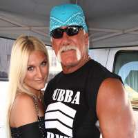 Hulk Hogan Birthday, Real Name, Family, Age, Weight, Height, Wife ...