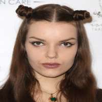 Kodi Smit-McPhee sister Sianoa Smit-McPhee Kodi Smit-McPhee sister Sianoa Smit-McPhee