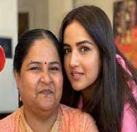 Jasmin Bhasin Mother Gurmeet Kaur Bhasin