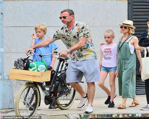 Naomi Watts Family