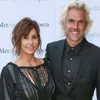 Gina Gershon boyfriend Robert Dekeyser