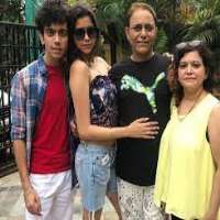 Sahil Mehta Mother Goldy Mehta