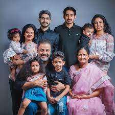 Raja Ravindra Family