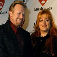 Wynonna Judd Birthday, Real Name, Age, Weight, Height, Family, Facts ...