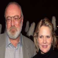 sharon gless birthday real name age weight height family dress size contact details spouse husband bio more notednames