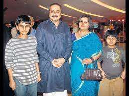 Sachin Khedekar Family