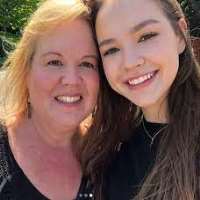 Sadie Stanley Mother Tracy Stanley Sadie Stanley Mother Tracy Stanley