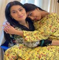 Ushna Shah Mother Ismat Tahira