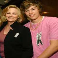 Cybill Shepherd Birthday, Real Name, Age, Weight, Height, Family, Facts ...