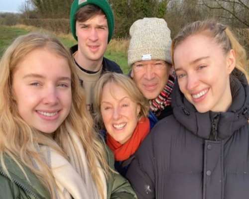 Phoebe Dynevor Family