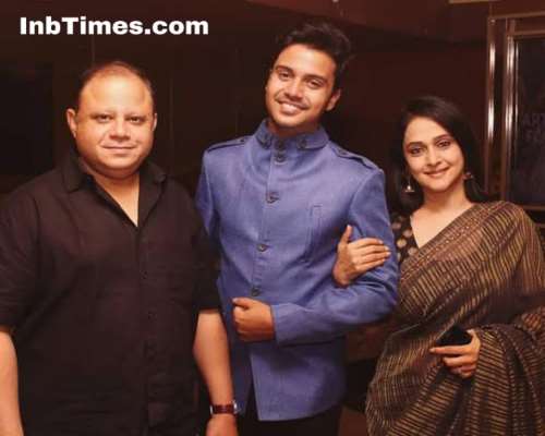 Mrinal Kulkarni Family