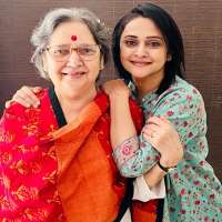 Mrinal Kulkarni Mother Veena Dev Mrinal Kulkarni Mother Veena Dev