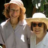 Linda Hunt husband Karen Kline