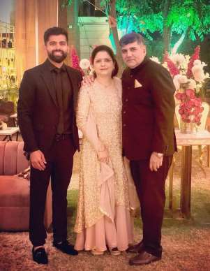 Manan Vohra Family