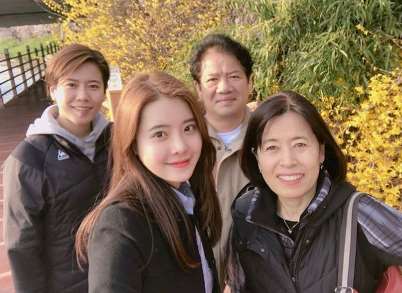 Jung Shin hye Family
