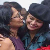 Yohani Mother Dinithi de Silva Yohani Mother Dinithi de Silva
